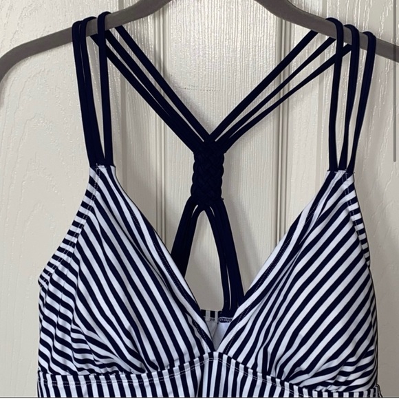 Maternity swimsuit - Picture 1 of 9